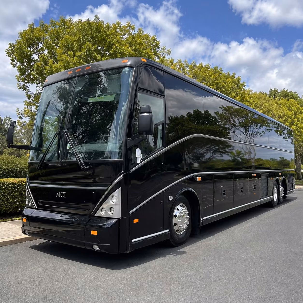 whitewater amphitheater concert shuttles in new braunfels